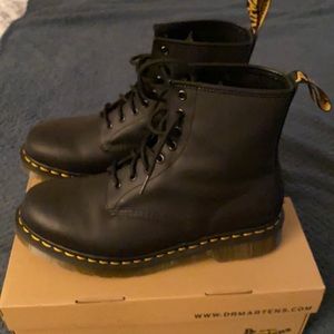 COPY - COPY - 1460 Dr Martens Greasy black only wear them twice